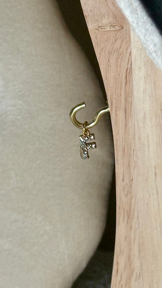 Charm lettre F strass