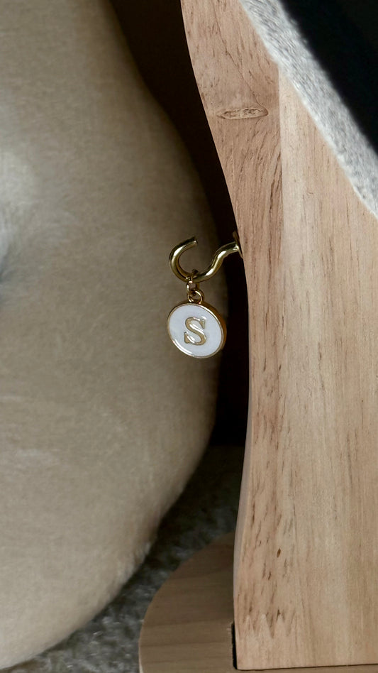 Charm lettre S