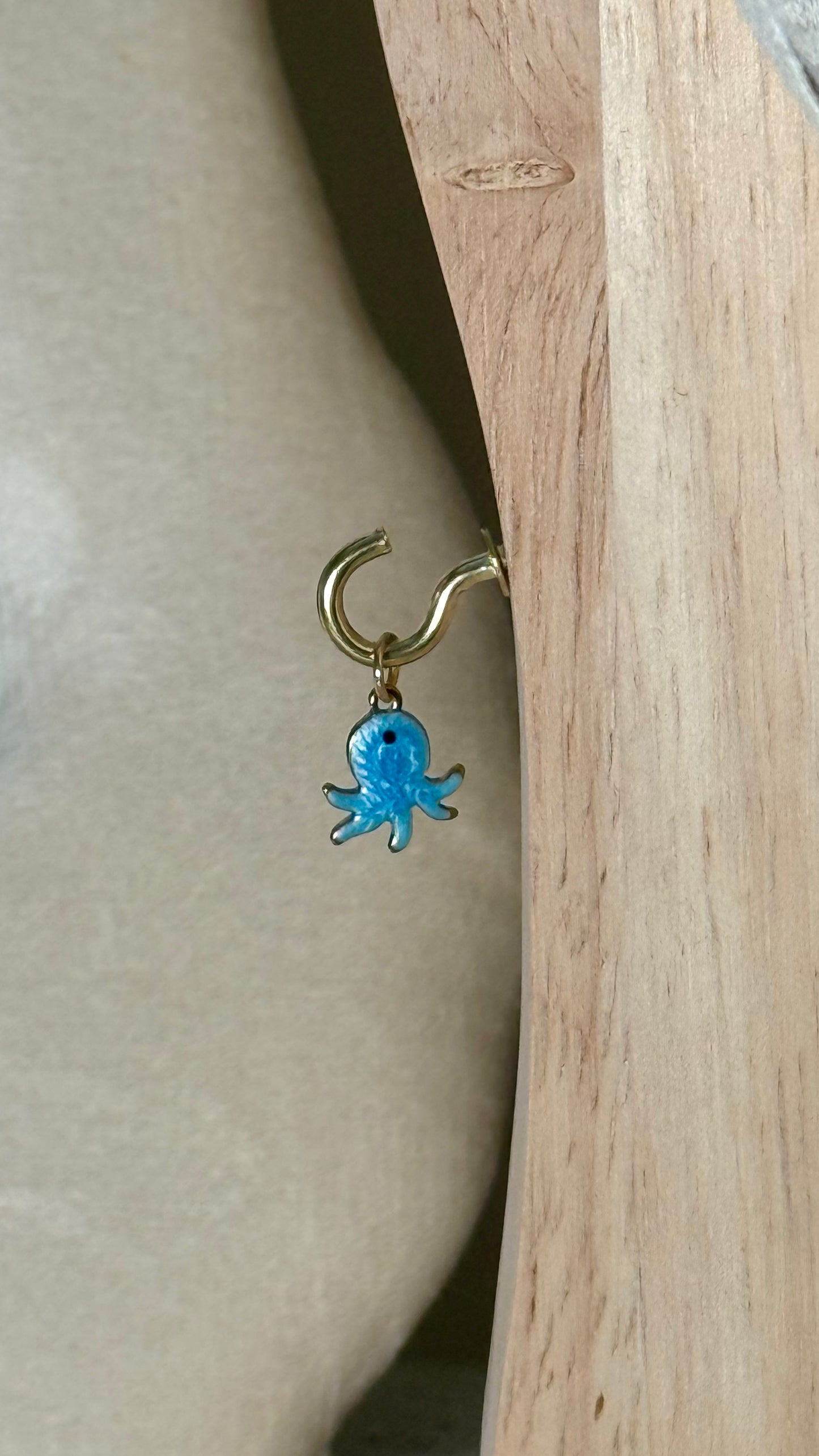 Charm pieuvre bleu