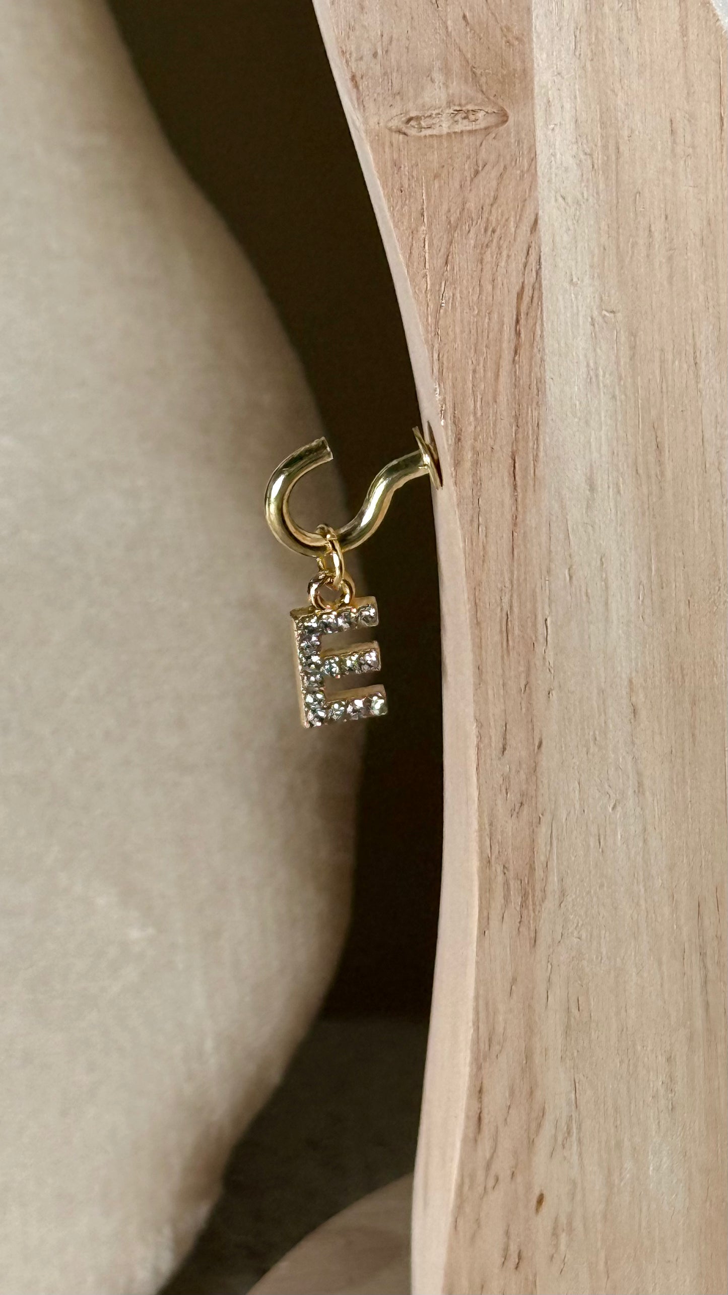 Charm lettre E brillant