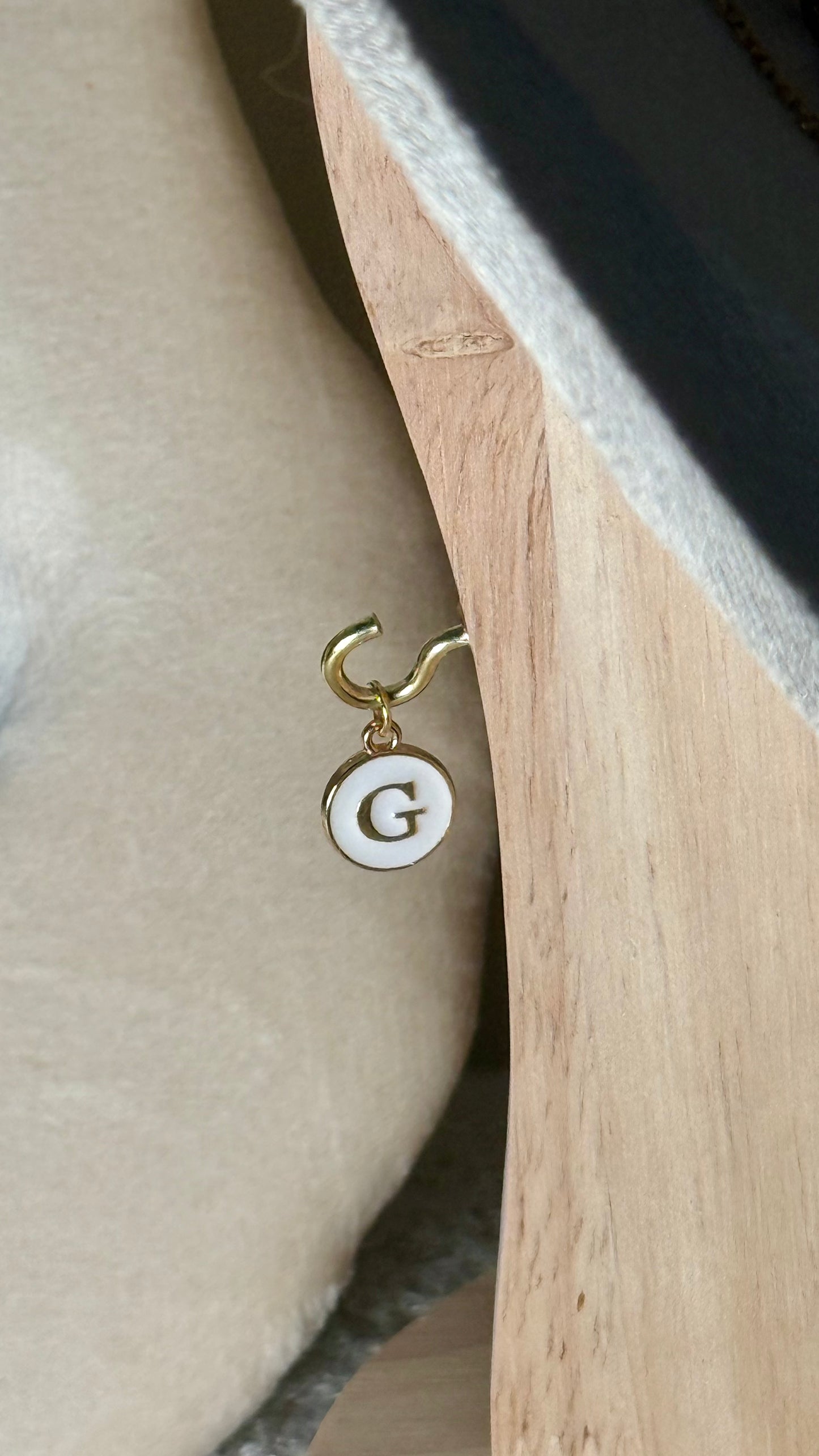 Charm lettre G