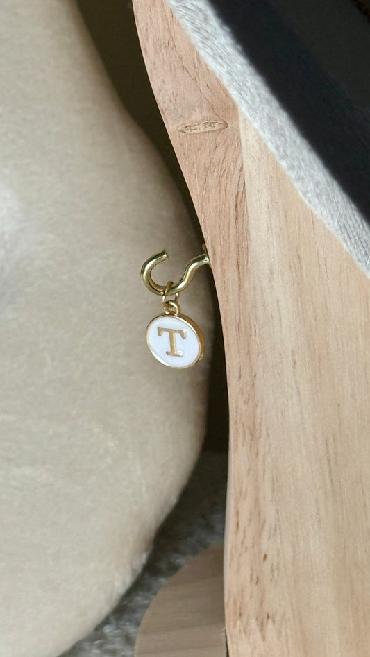 Charm lettre T