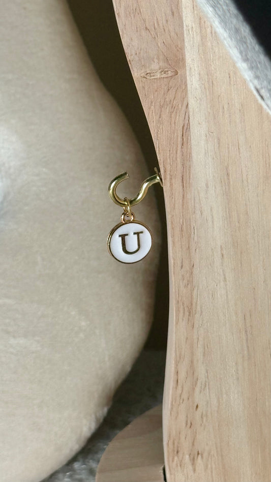 Charm lettre U