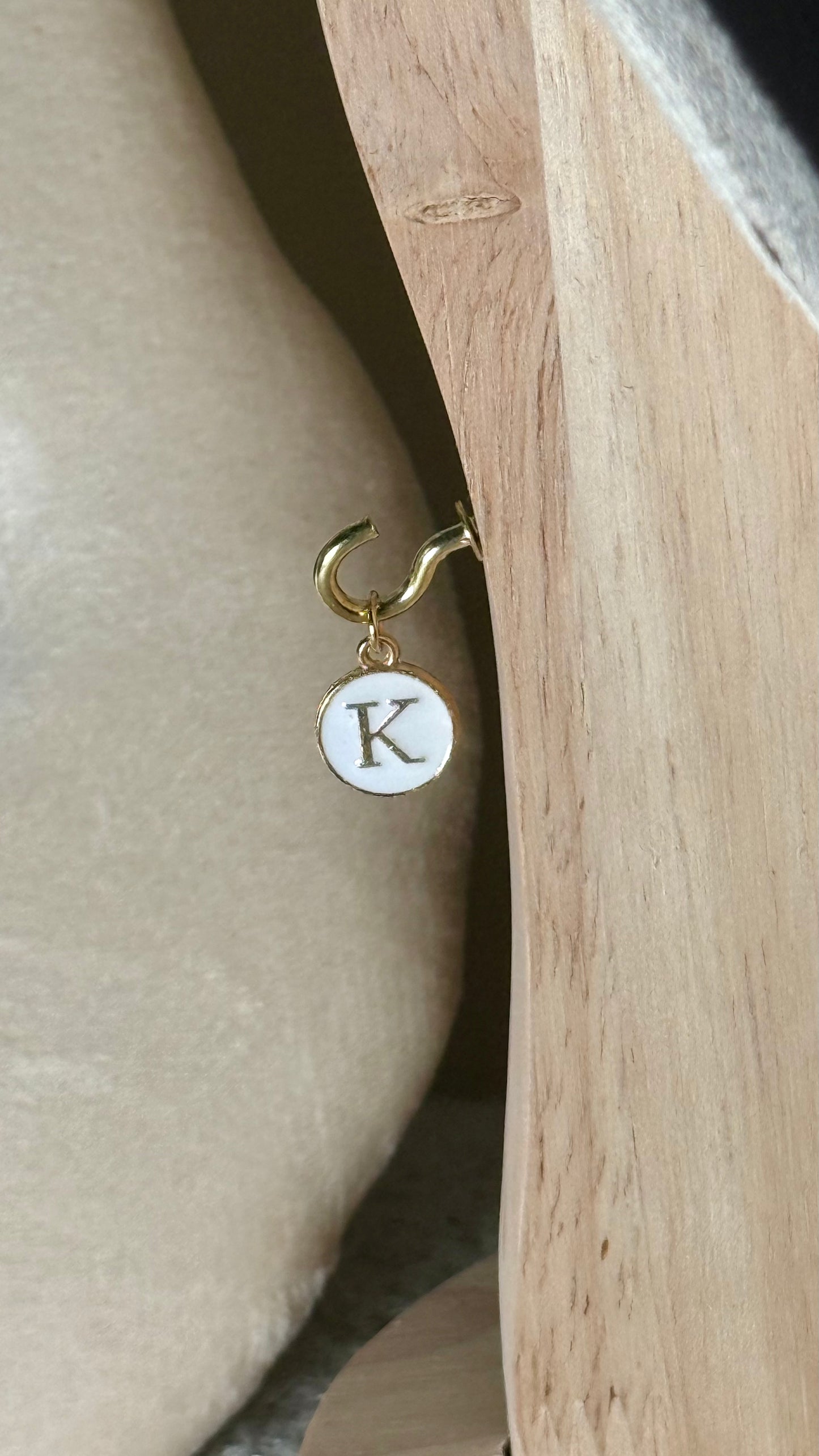 Charm lettre K