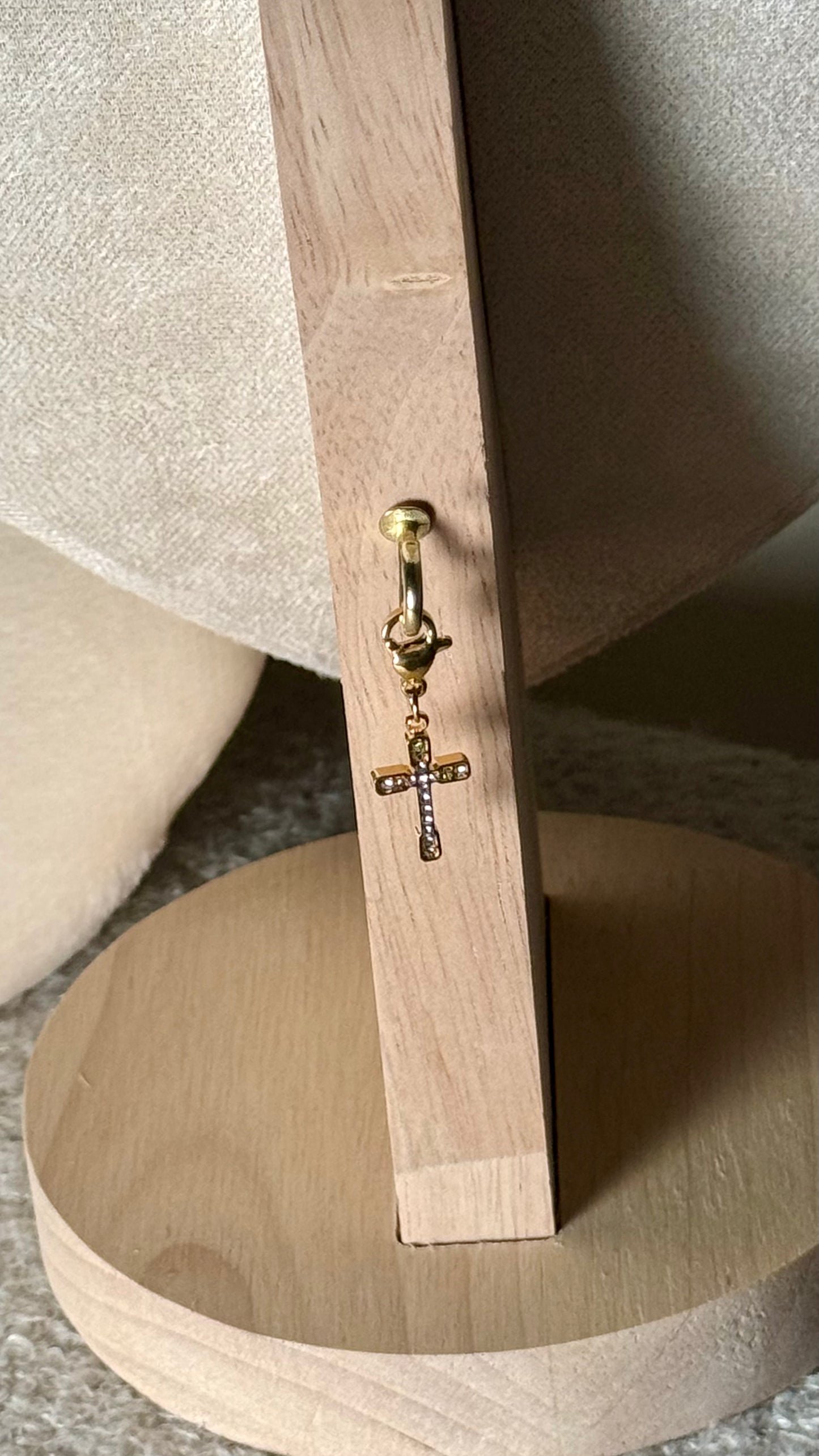 Charm croix strass