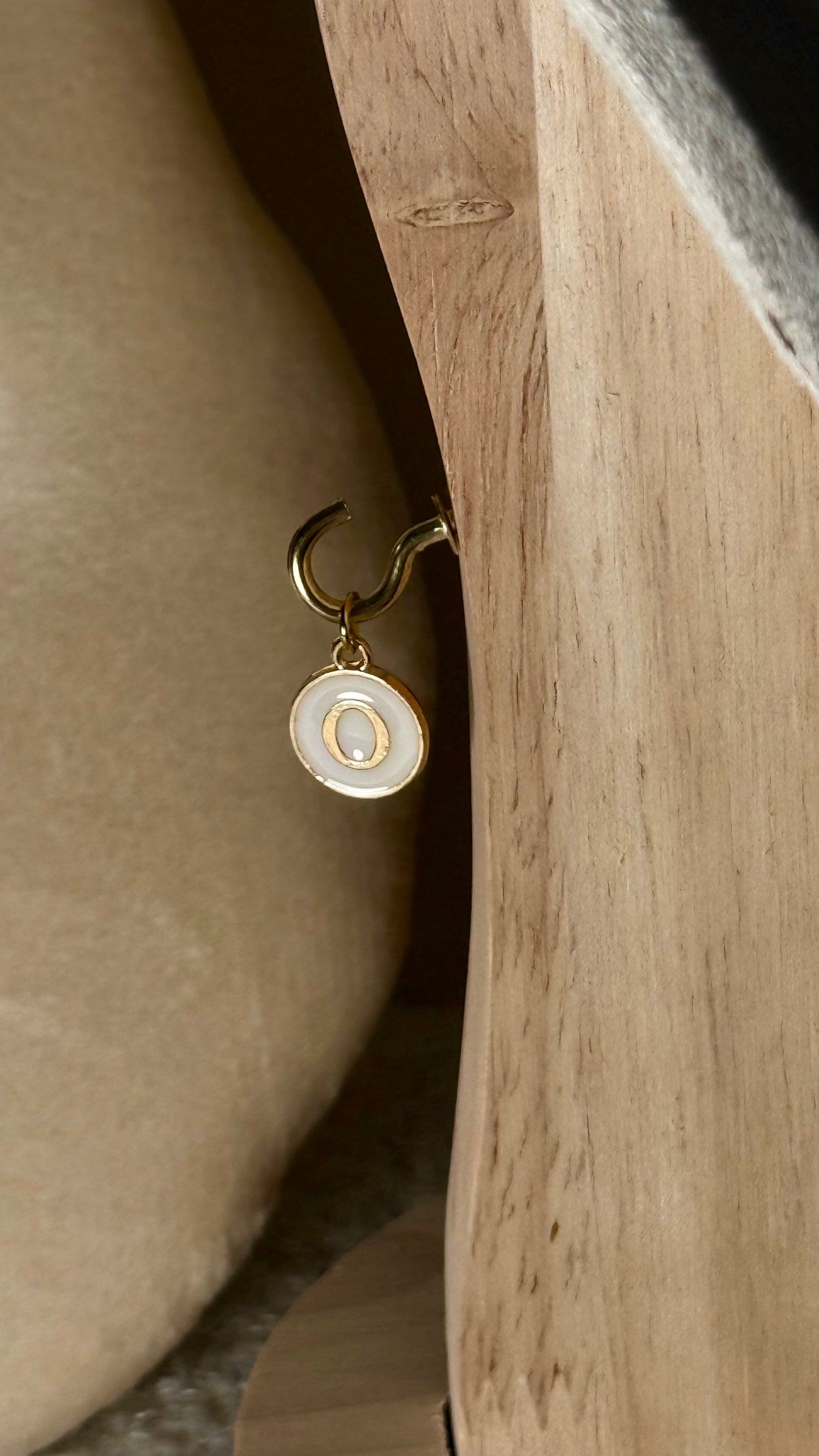 Charm lettre O