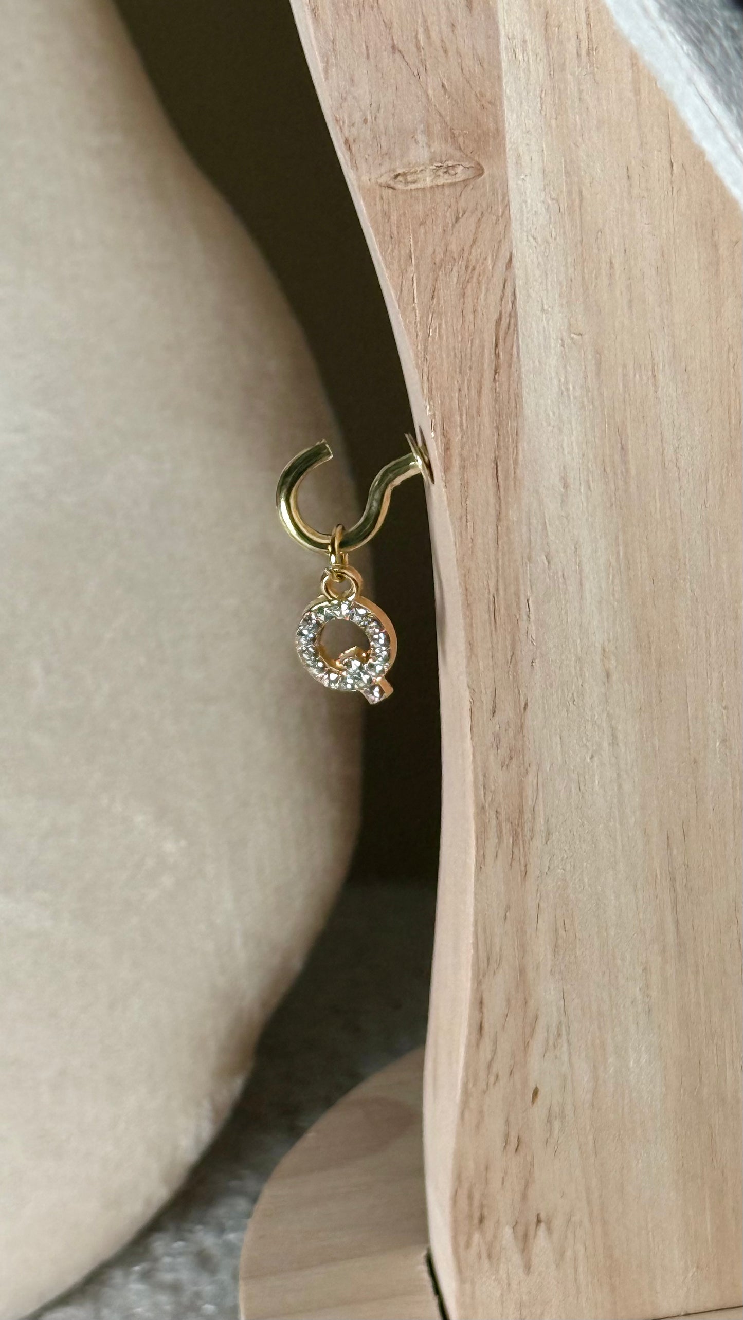 Charm lettre Q brillant
