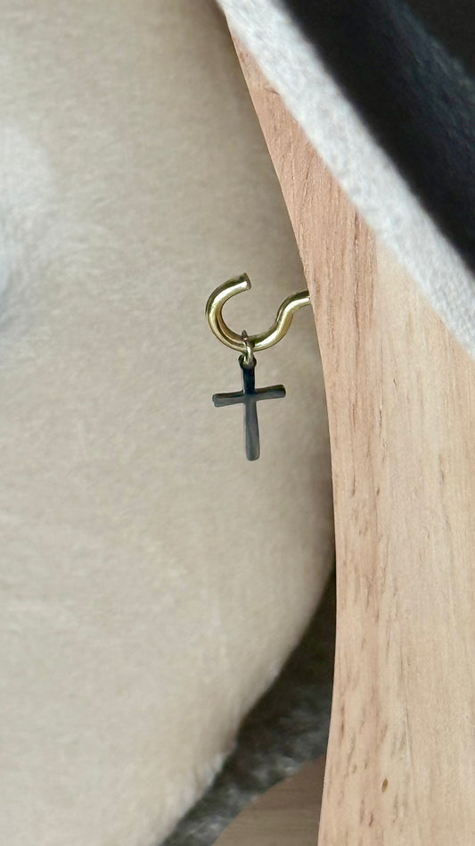Charm croix argenté