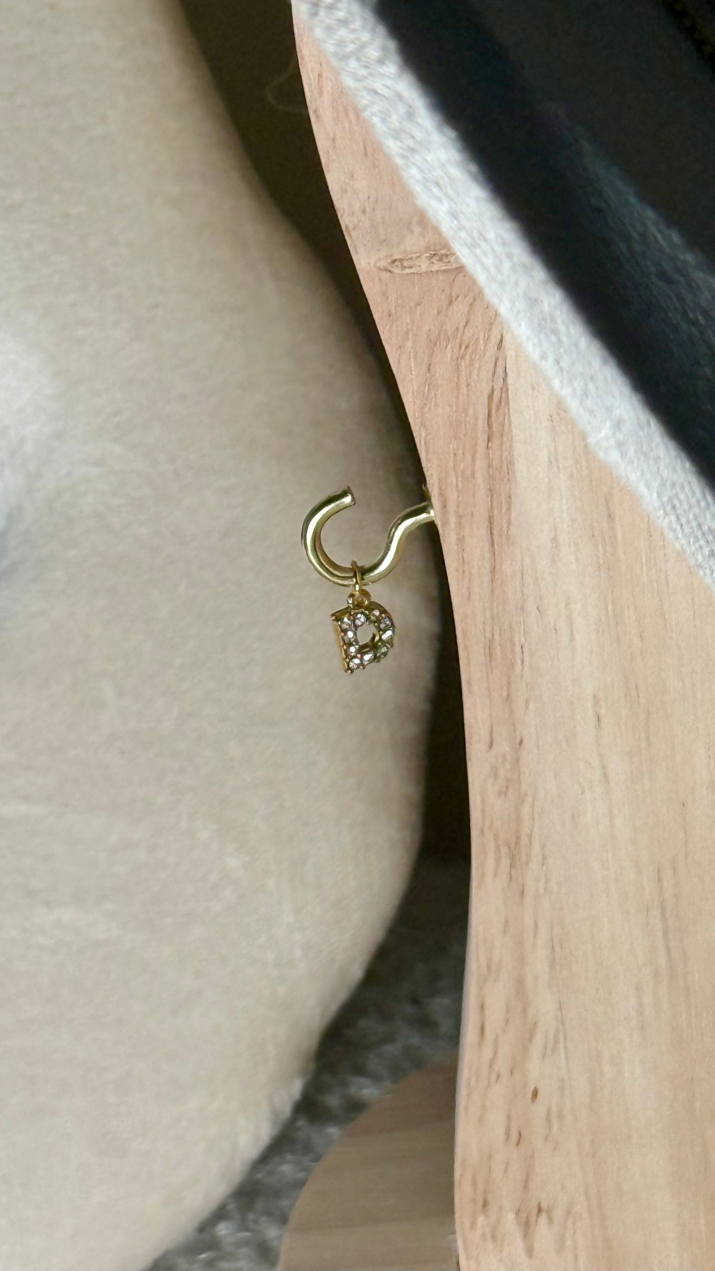 Charm lettre D strass