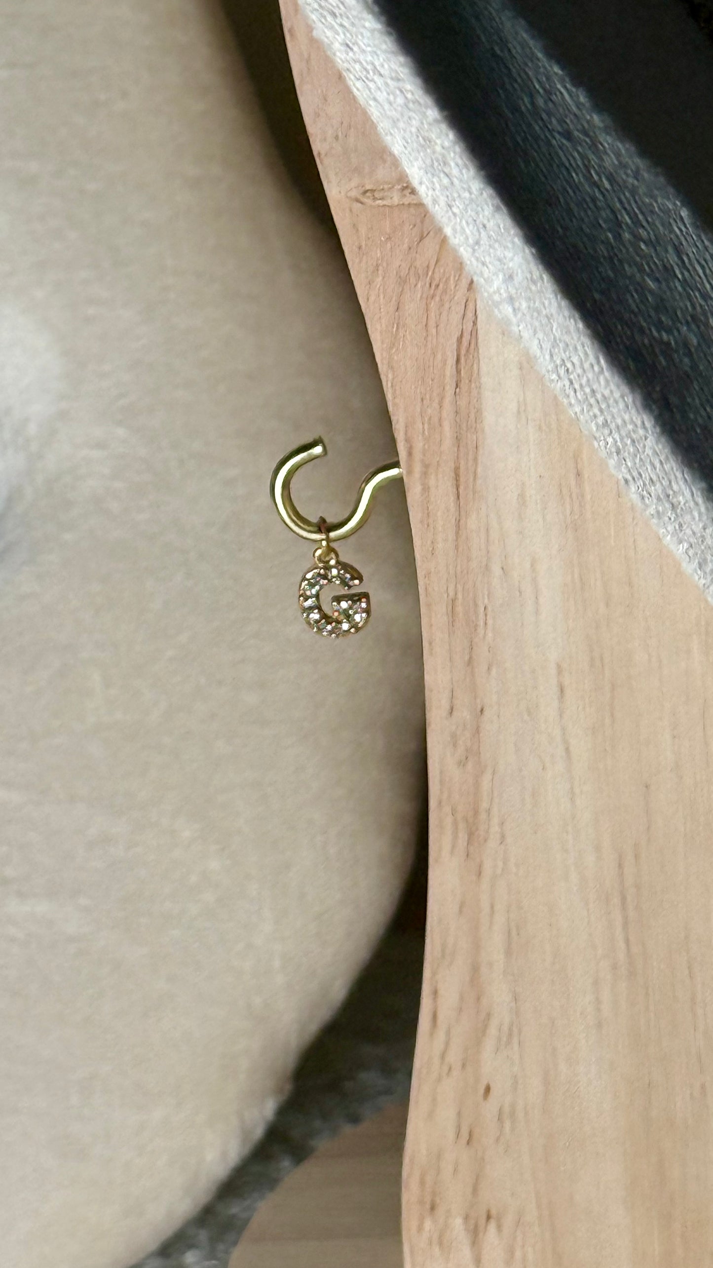 Charm lettre G strass