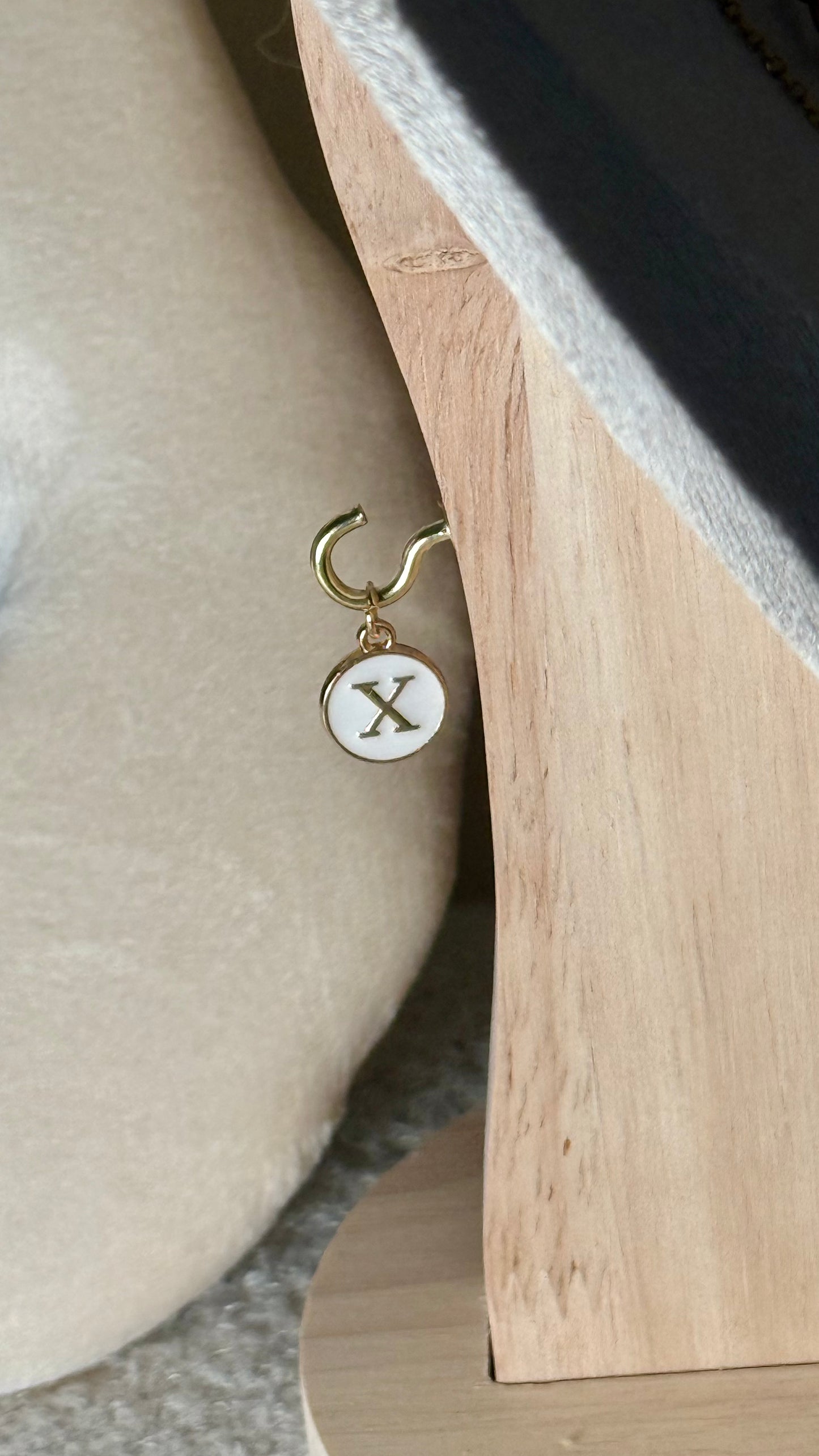 Charm lettre X