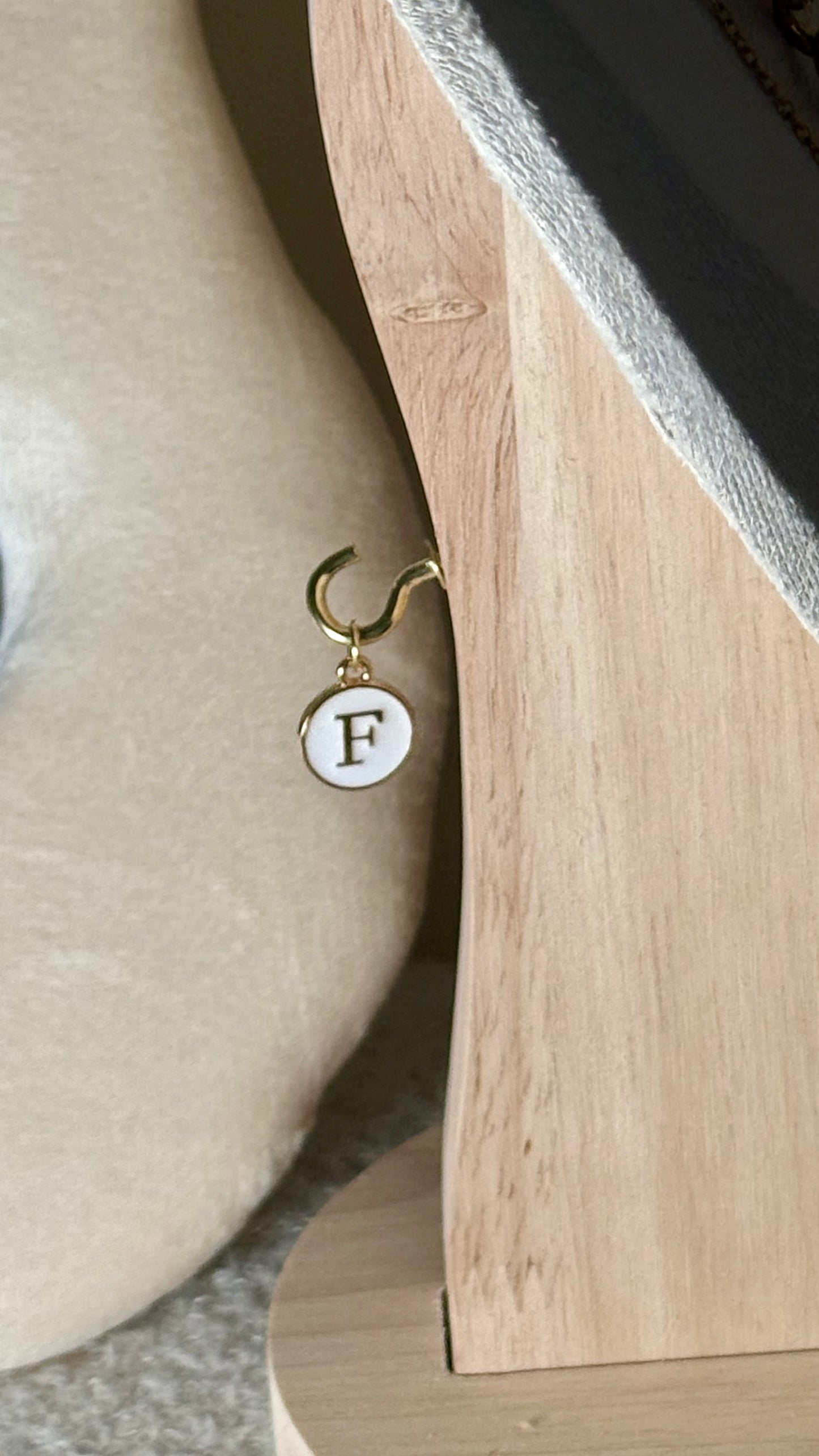 Charm lettre F