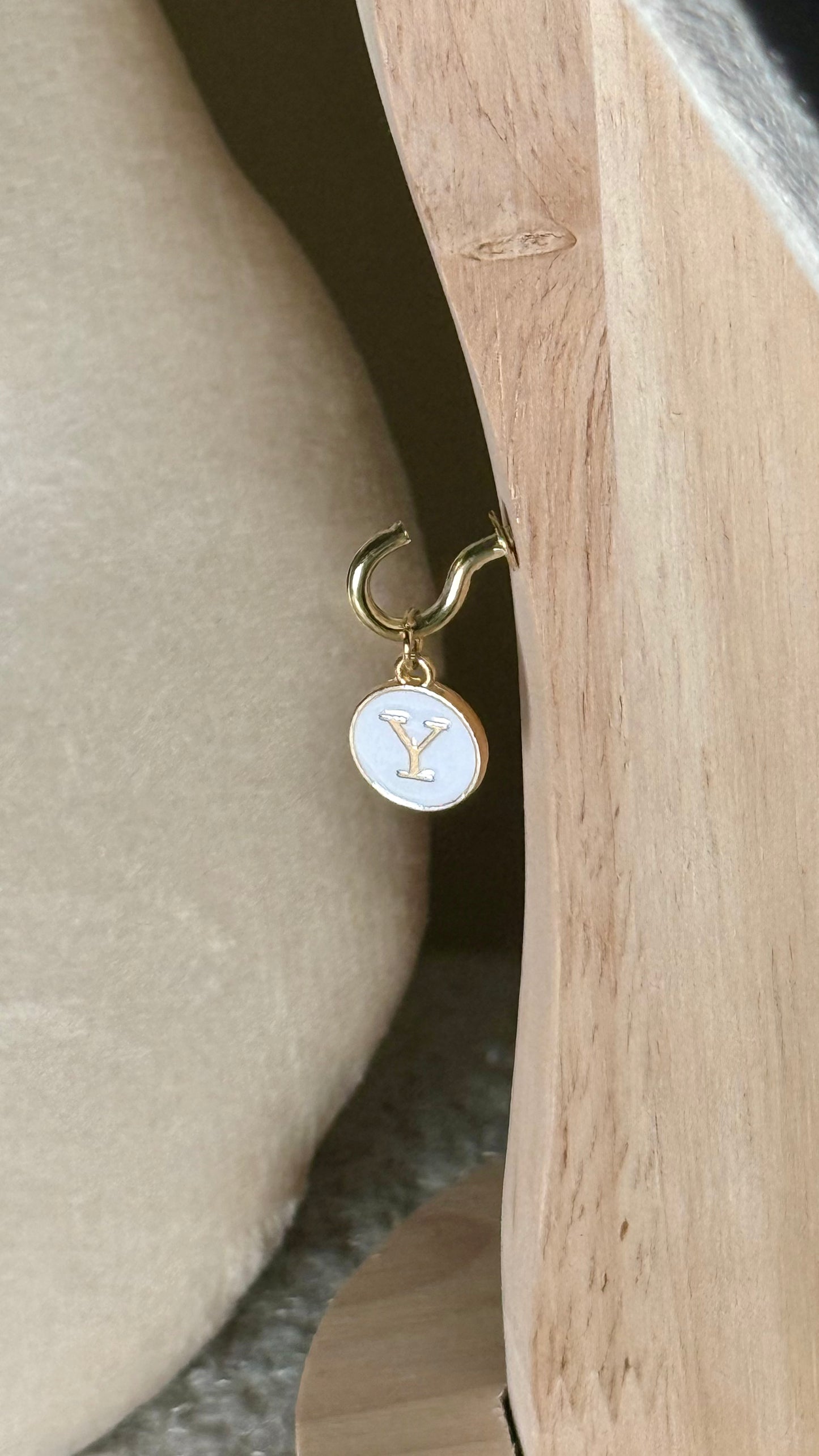 Charm lettre Y