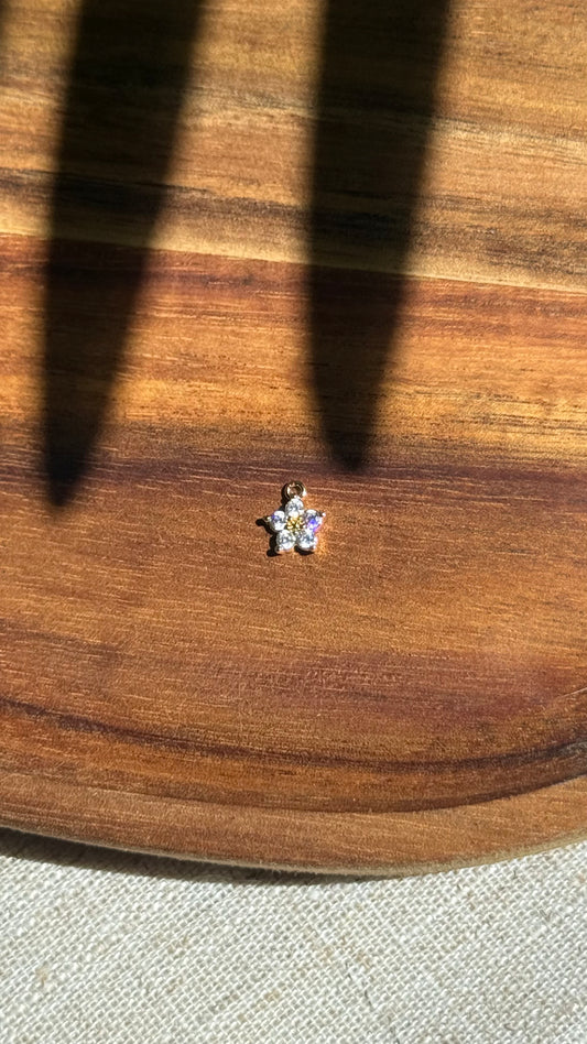 Charm fleur brillante