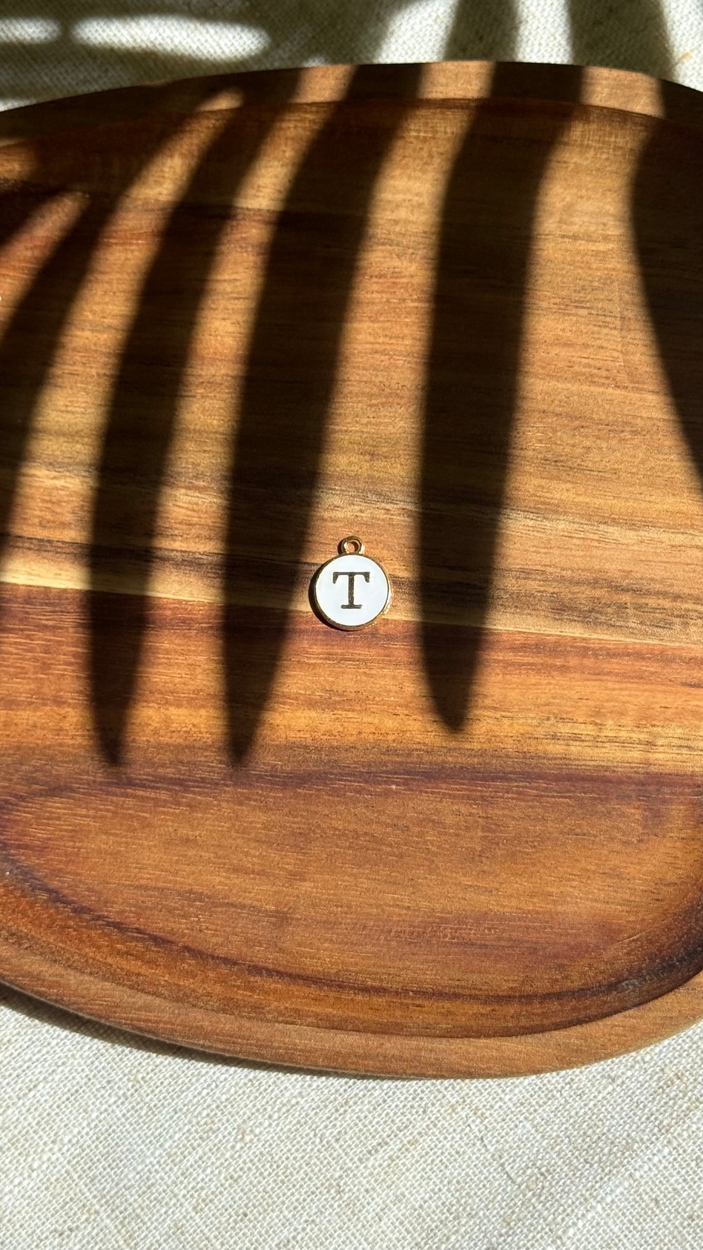 Charm lettre T