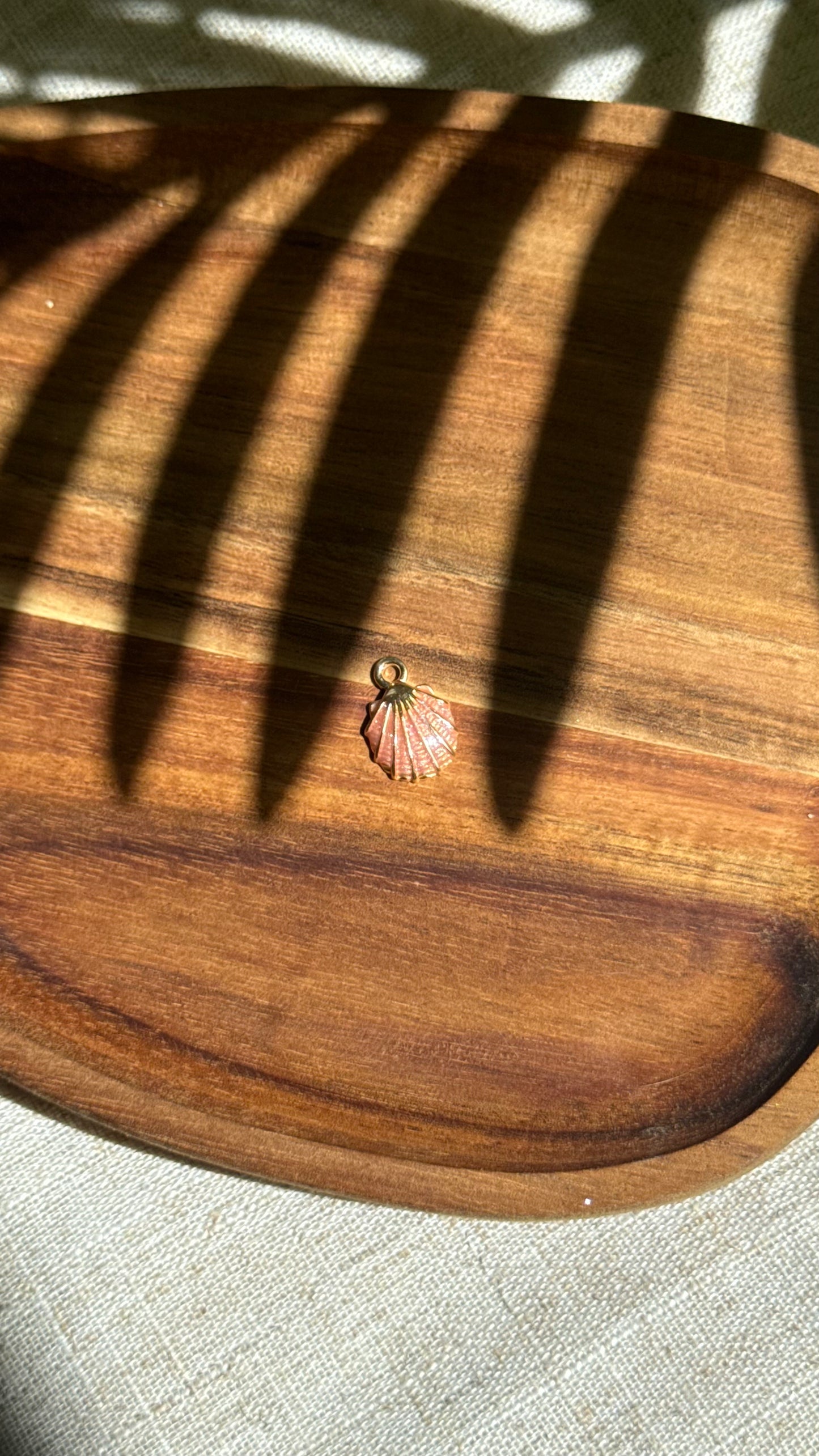 Charm petit coquillage rose