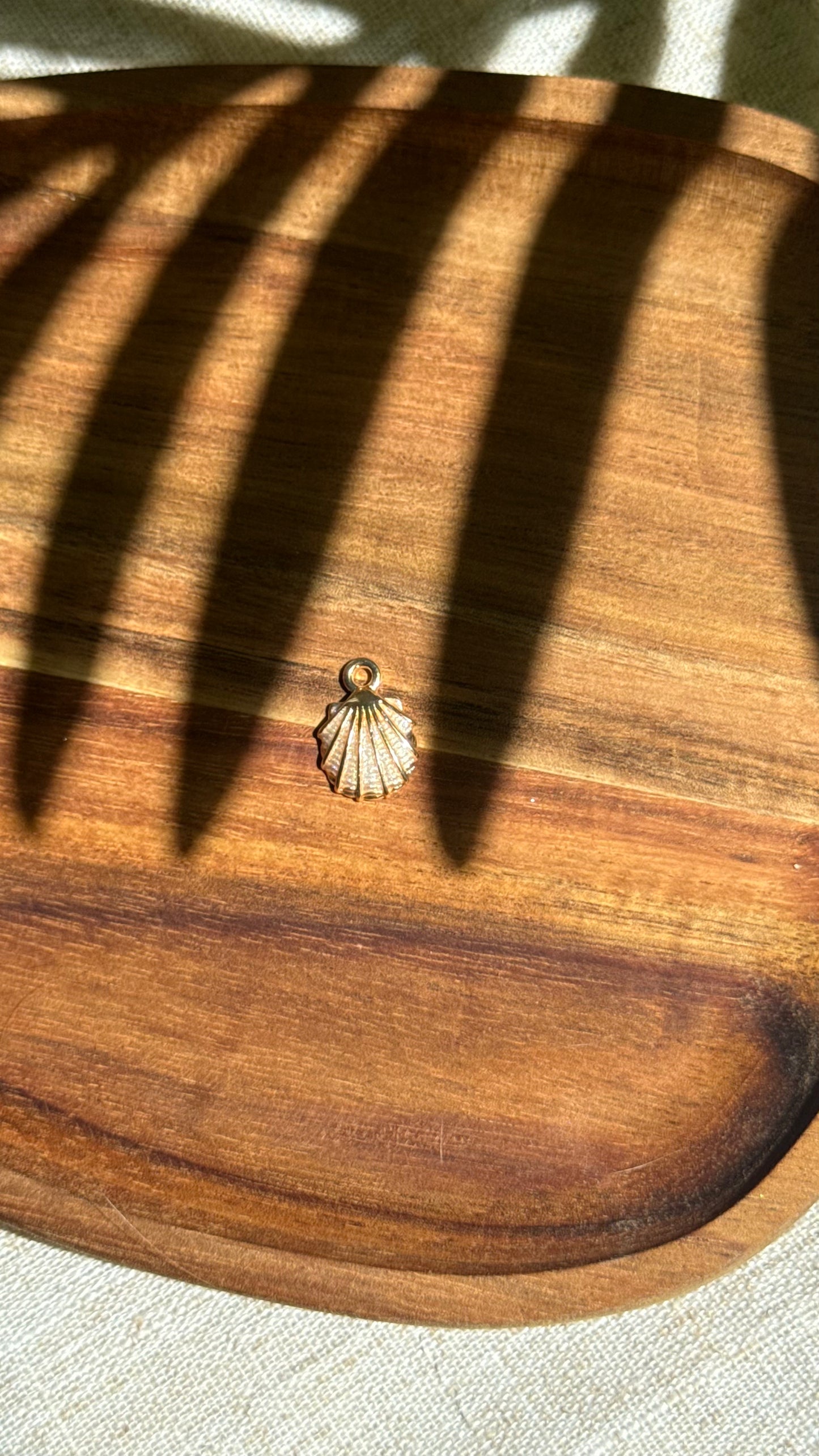 Charm coquillage blanc
