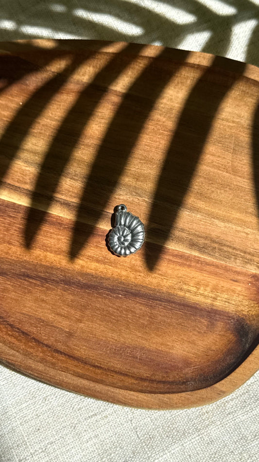 Charm coquillage argenté