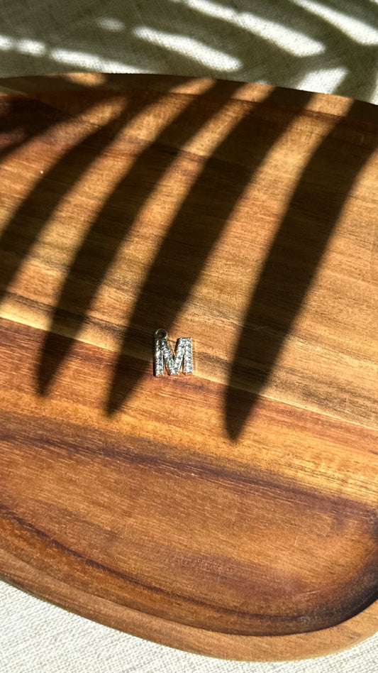 Charm lettre M argentée